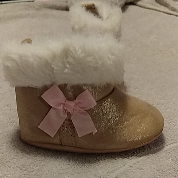 0-3 Months Child of Mine Gold & Pink Baby Boots - Picture 2 of 8